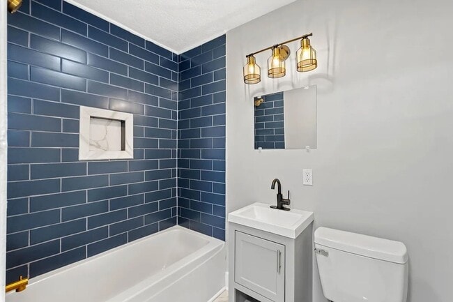 Foto del edificio - 408 E 8th Ave
