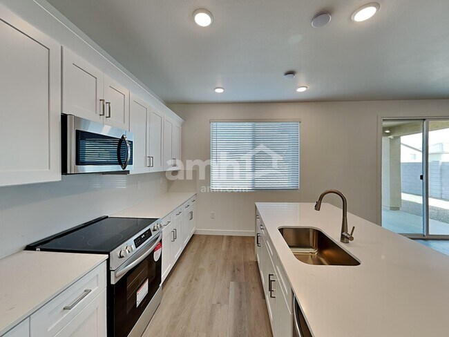 Building Photo - 12638 W Flynn Ln