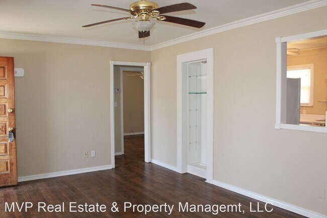 Building Photo - 2 br, 1 bath House - 207 E Rickenbacker Dr
