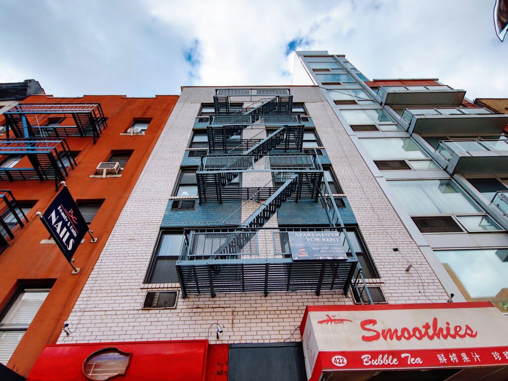 Foto principal - 422 East 14th Street