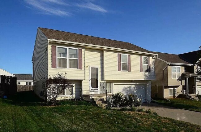 Foto del edificio - 8810 Read St