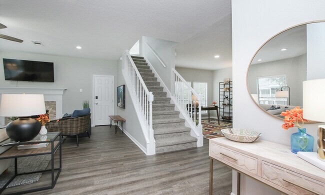 Foto del edificio - 131 Pine Rd