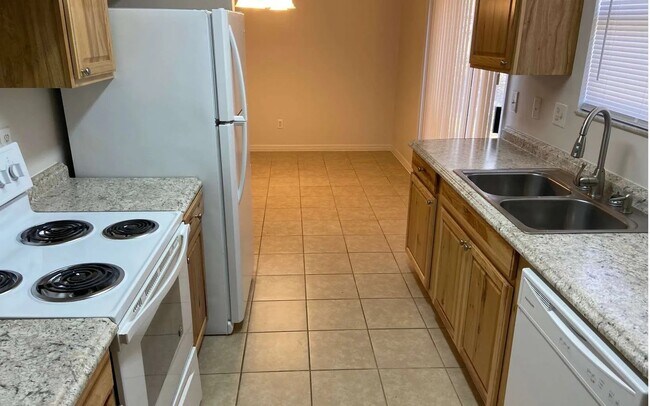 Foto del edificio - 3796 NW Archer St