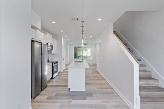 Building Photo - 3703 Nagle St
