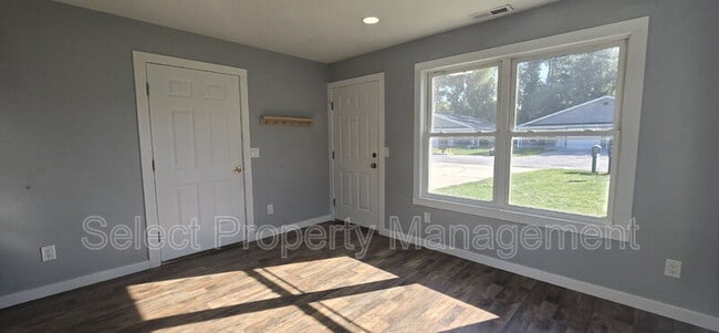 Foto del edificio - 4808 Tyrone Rd