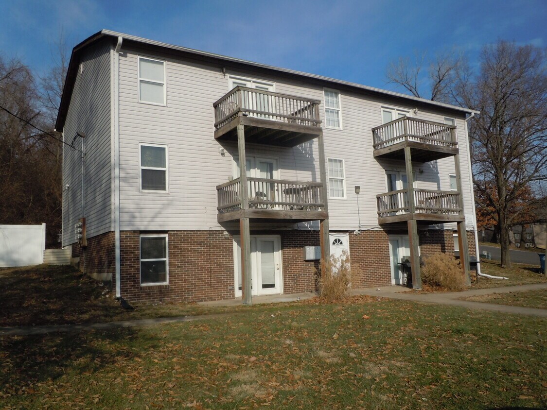 1111 Cherokee St Unit 3, Collinsville, IL 62234 Condo for Rent in