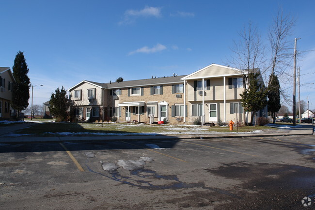 Building Photo - Pinebrook Manor Apartments