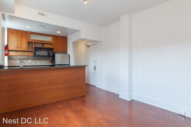 Foto del edificio - 3618 Connecticut Ave NW