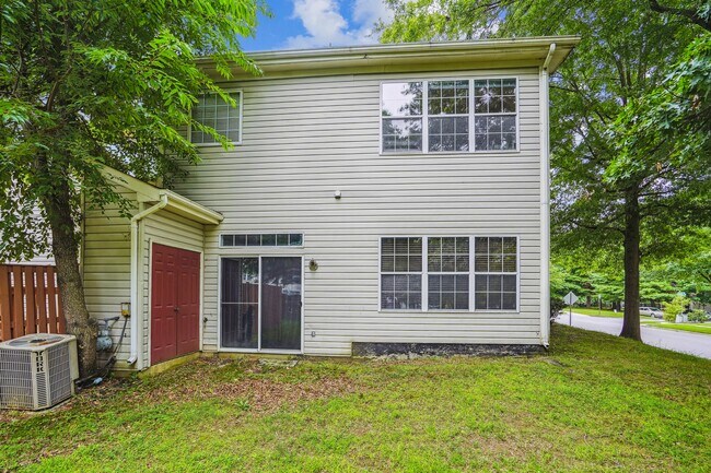 Building Photo - 16200 Penterra Way