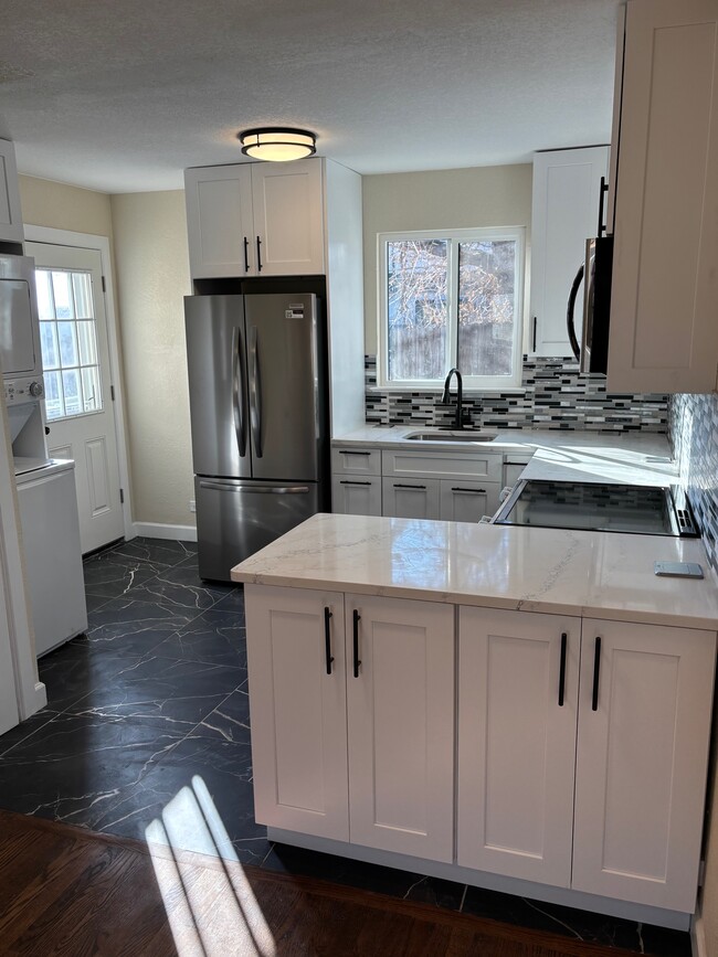 Foto del edificio - 2220 Ames St