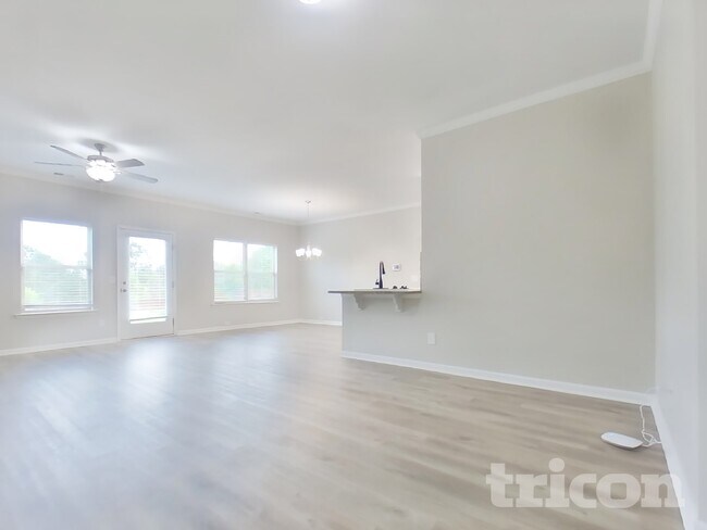 Foto del edificio - 45 Oak Hollow Way