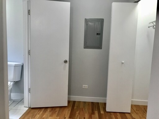 Foto del edificio - 7450 N Greenview Ave