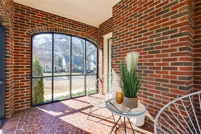 Foto del edificio - 2762 Arbor Ave SE