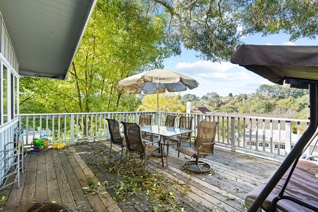 Foto del edificio - 2Br/2Ba Cozy Beach House with Bonus Office...
