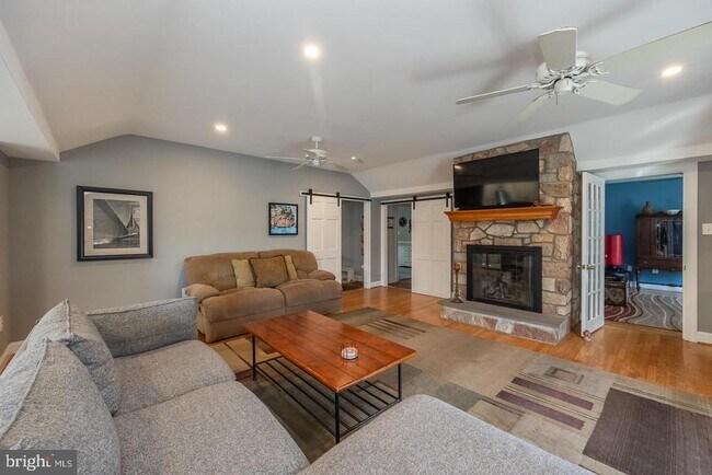 Building Photo - 48 Delmont Rd