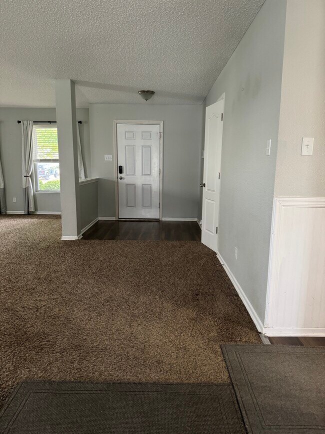 Building Photo - 1231 Maple Trace Way