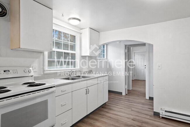 Foto del edificio - 1425 W 8th Ave