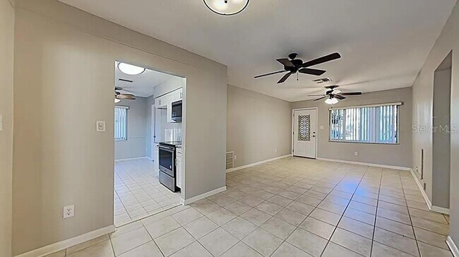 Foto del edificio - 7481 Oak St NE