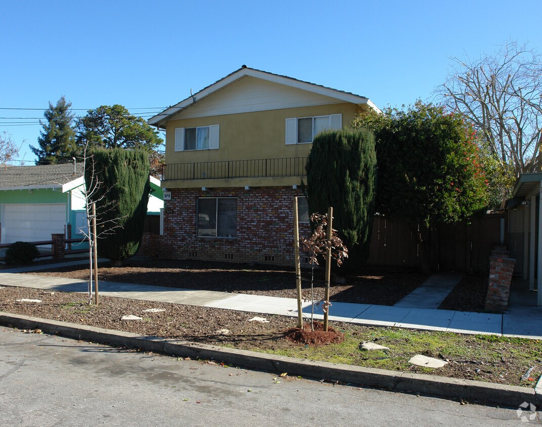 Building Photo - 373 Pettis Ave