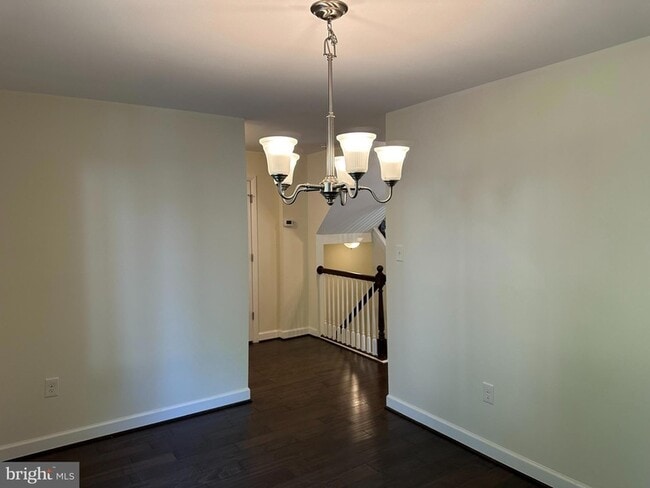 Building Photo - 8806 Ridge Hollow Ct