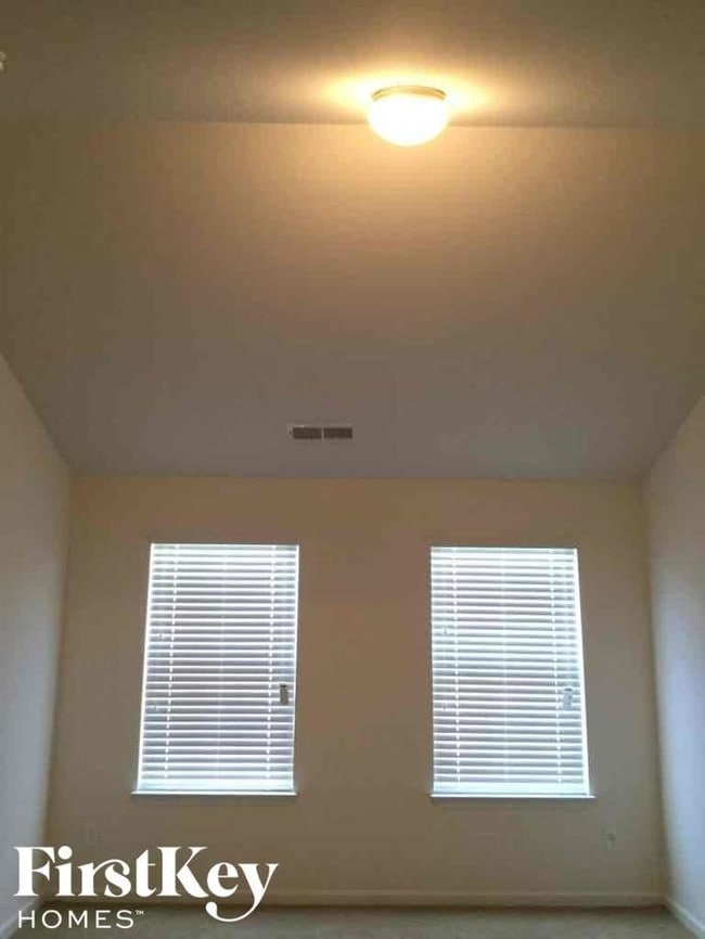 Building Photo - 1905 Porter Hill Dr