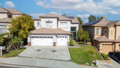 Building Photo - 8755 E Garden View Dr