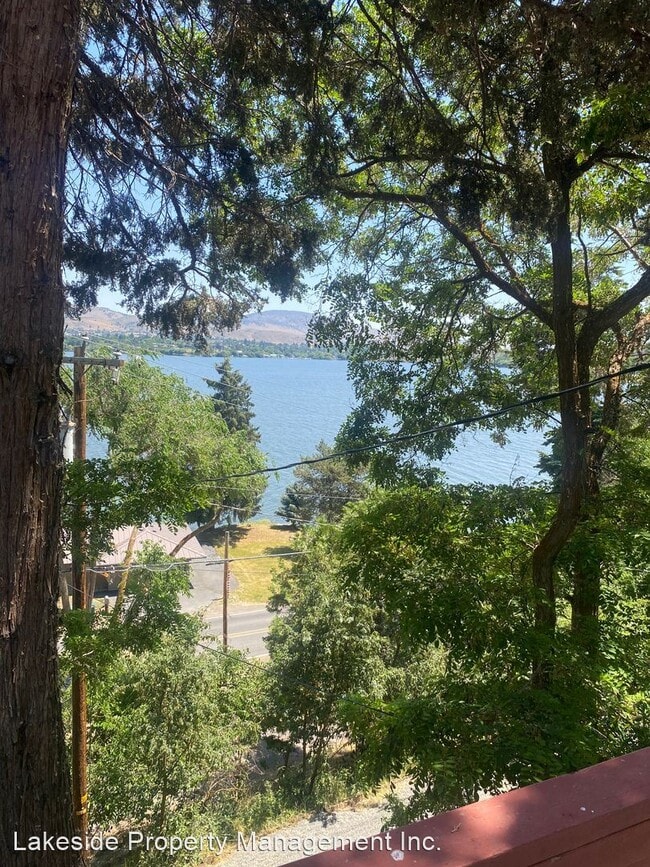 Building Photo - 4 br, 2 bath House - 1663 Lakeshore Drive