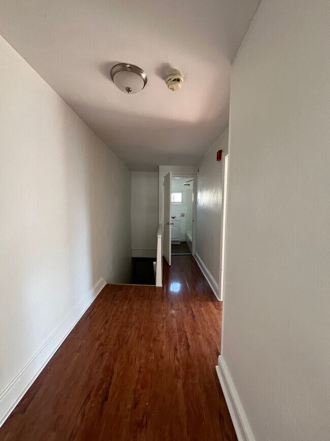 Foto del edificio - 2245 Bainbridge St