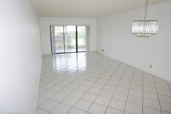 Building Photo - 3154 Via Poinciana