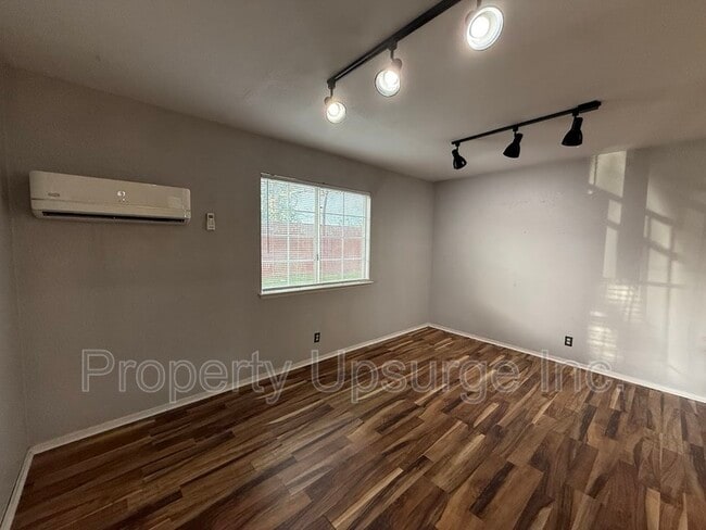 Building Photo - 3404 Bechelli Lane - C