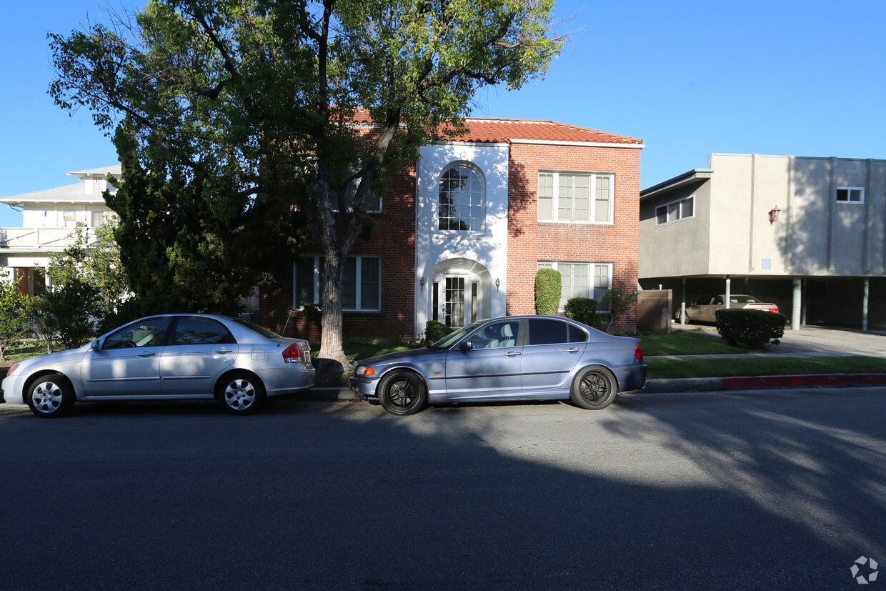 Foto del edificio - 139 S Belmont St