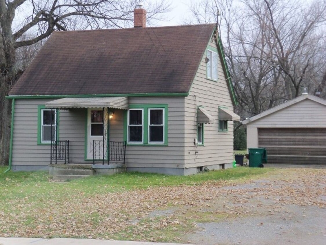 735 E 61st Ave, Merrillville, IN 46410 House Rental in Merrillville