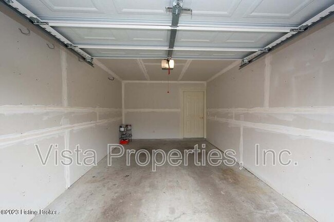 Foto del edificio - 2704 Bradford Commons Dr