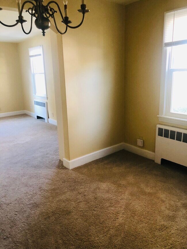 Foto del edificio - 7704 Lambert Pl