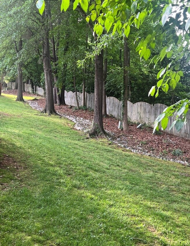 Foto del edificio - 2718 Cottage Cir