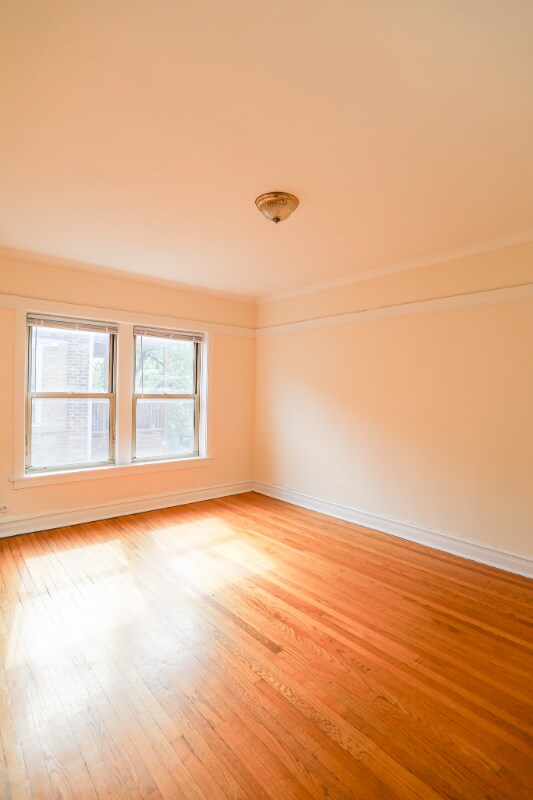 Foto del edificio - 3349 W Ainslie St