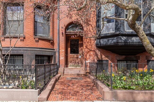Foto del edificio - 462 Beacon St