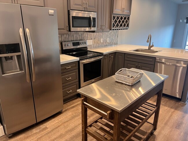 Foto del edificio - 155 Bell Rd