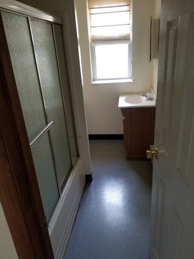 829 N River St Unit 829 2nd floor, Scranton, PA 18505 Condo for Rent