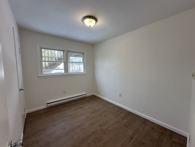 Building Photo - 67-69 Maple Ave