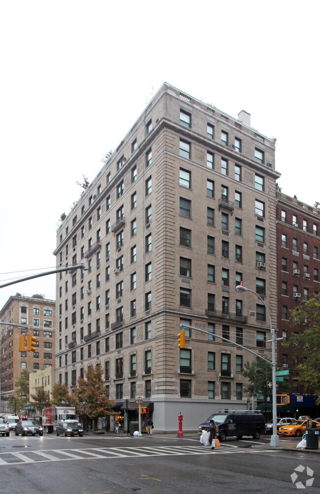 Building Photo - 1025 Lexington Ave