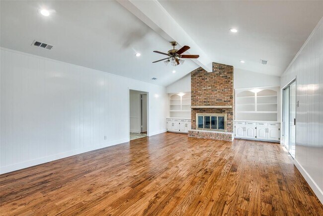 Foto del edificio - 7408 Meadow Oaks Dr