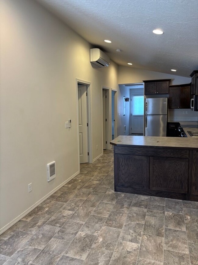 Building Photo - 51580 Stillwell