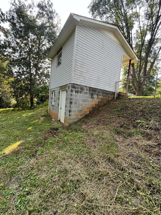 Building Photo - 294 Franklin Hts Rd