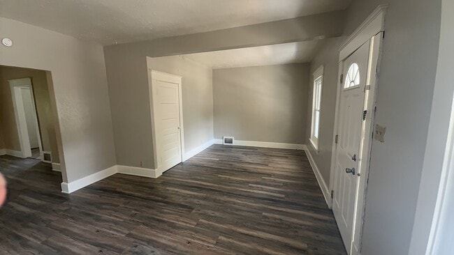 Building Photo - Charming 3-Bedroom Home in Peaceful West Toledo