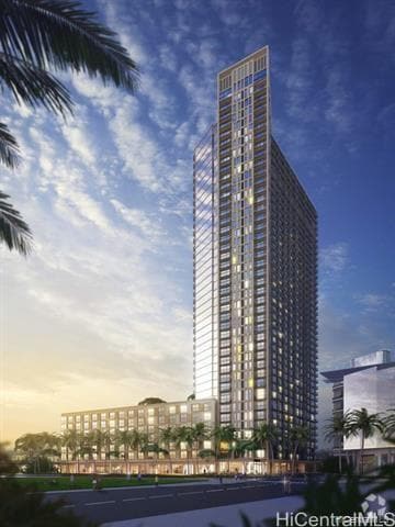 Building Photo - 987 Queen St
