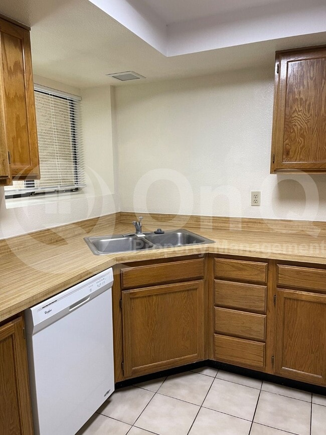 Building Photo - 3117 E Oasis De Palmeras