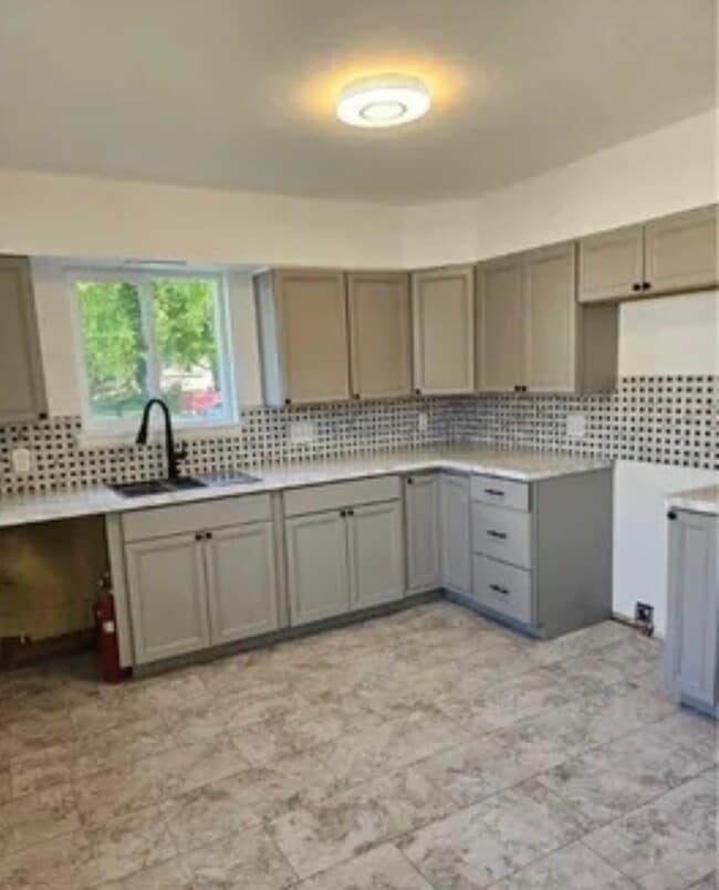 Building Photo - 1205 Liberty St