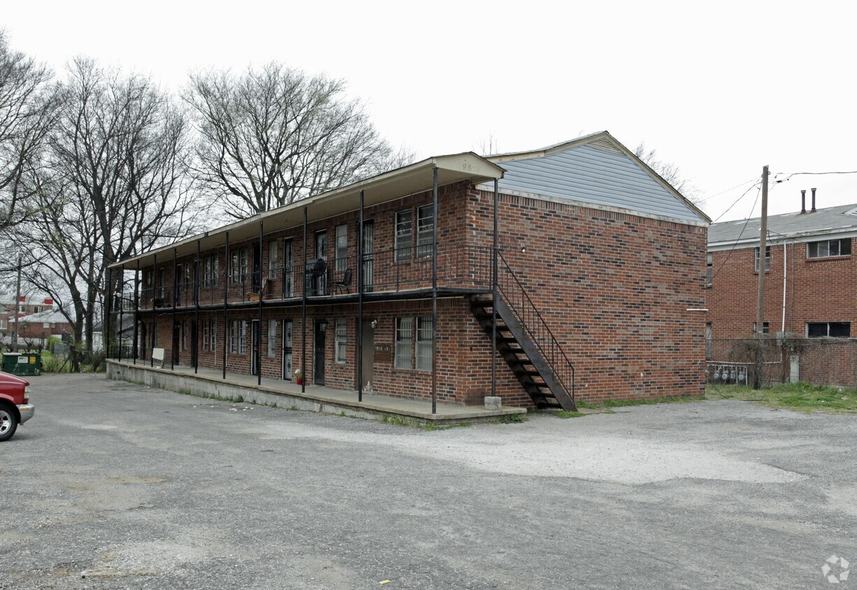 Primary Photo - 967 S Wellington St
