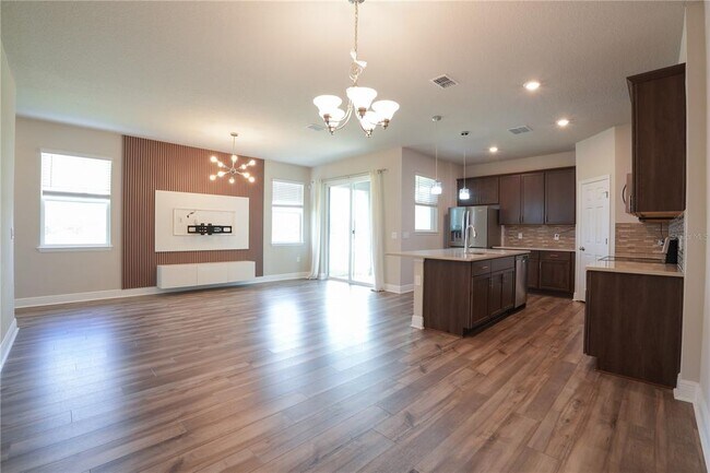 Building Photo - 1330 Merrydale Wy